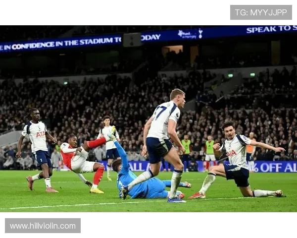 荷兰新星范德芬表现稳健，助力热刺提升英超冠军竞争力