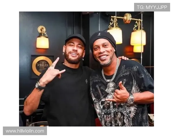 小罗退役后还在夜店蹦迪，这状态谁信他44了？